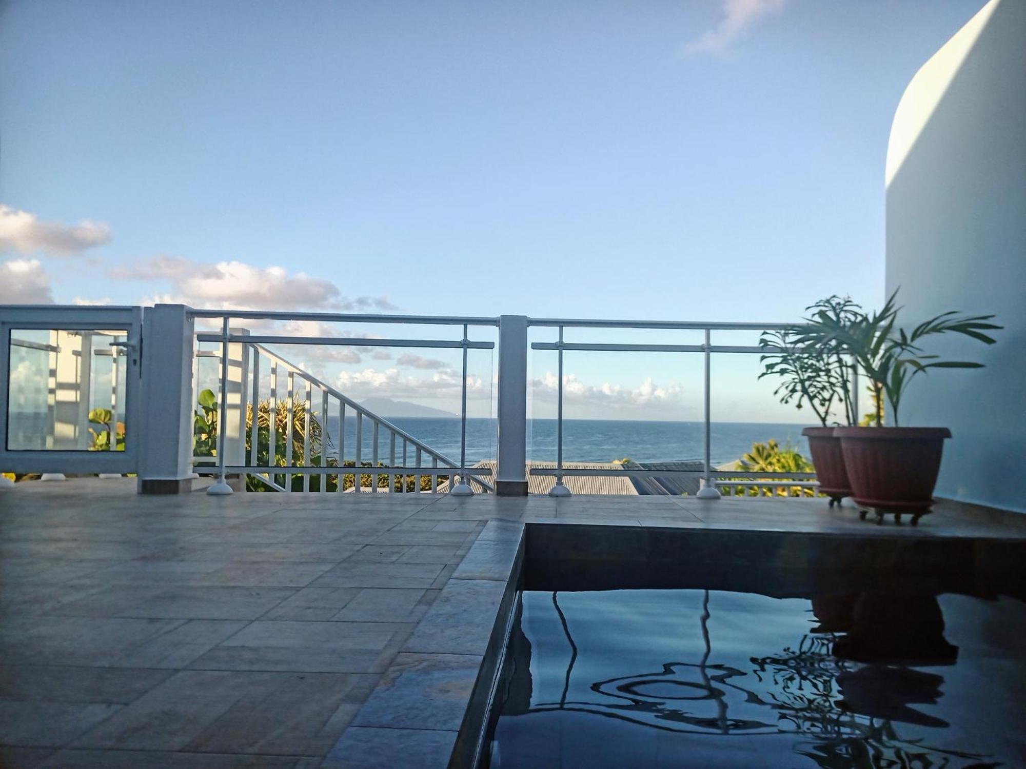 Aux Colibris Amoureux : Loft De Standing Avec Vue Mer Grand-Bourg  ภายนอก รูปภาพ