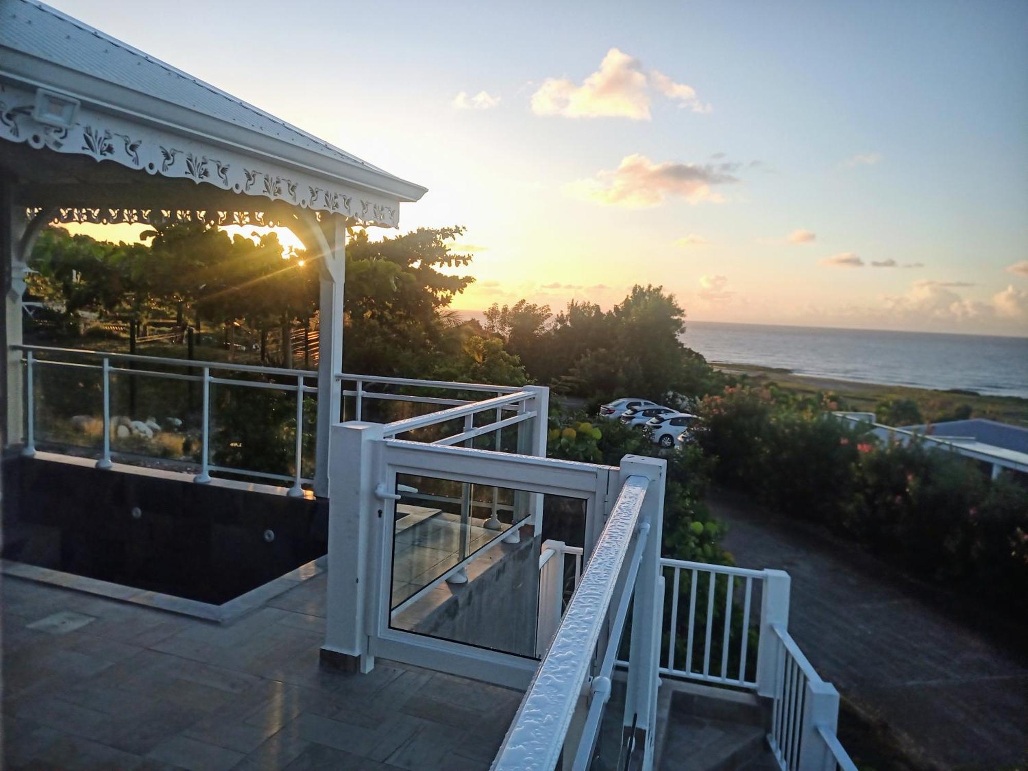 Aux Colibris Amoureux : Loft De Standing Avec Vue Mer Grand-Bourg  ภายนอก รูปภาพ