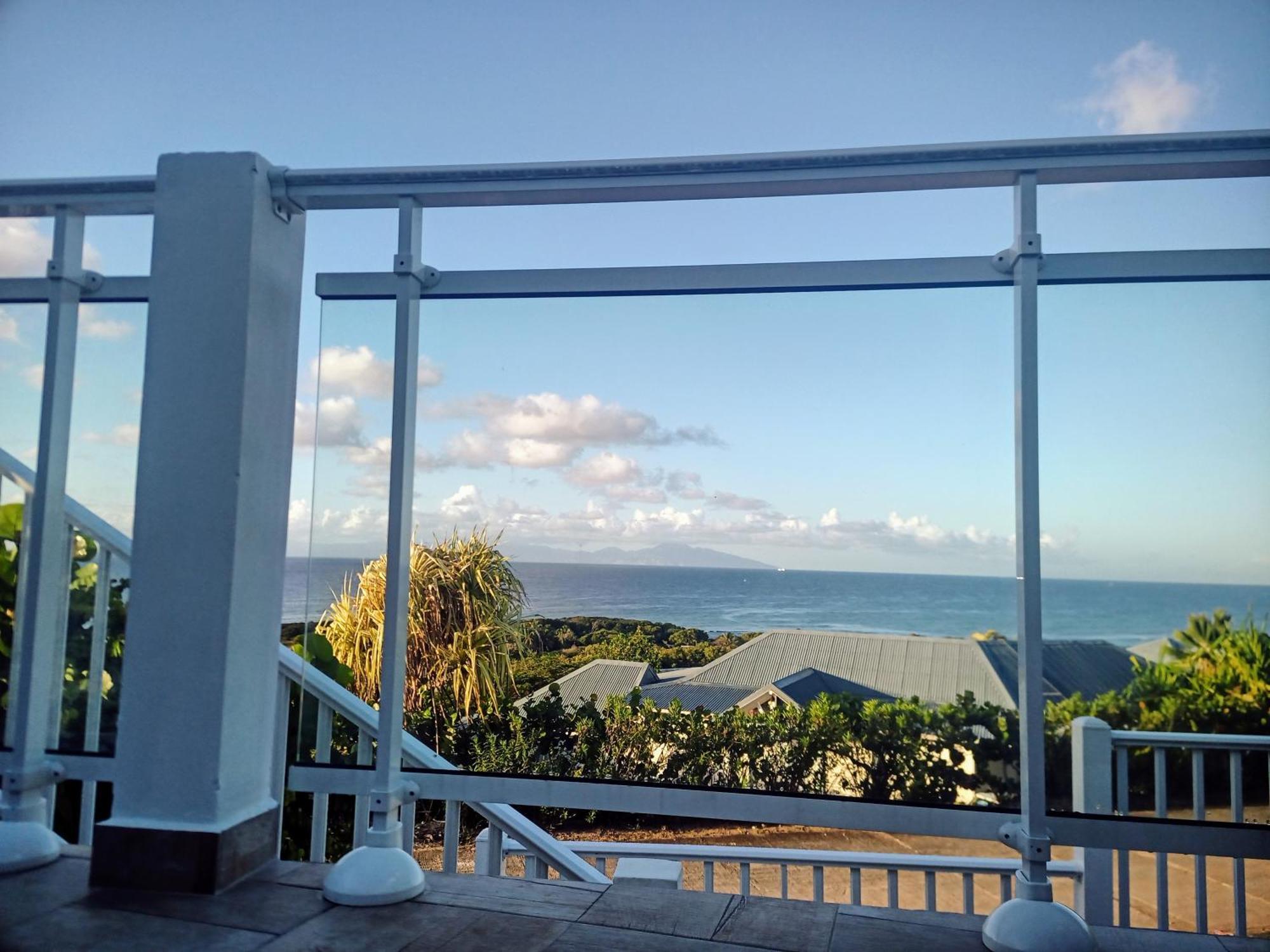 Aux Colibris Amoureux : Loft De Standing Avec Vue Mer Grand-Bourg  ภายนอก รูปภาพ