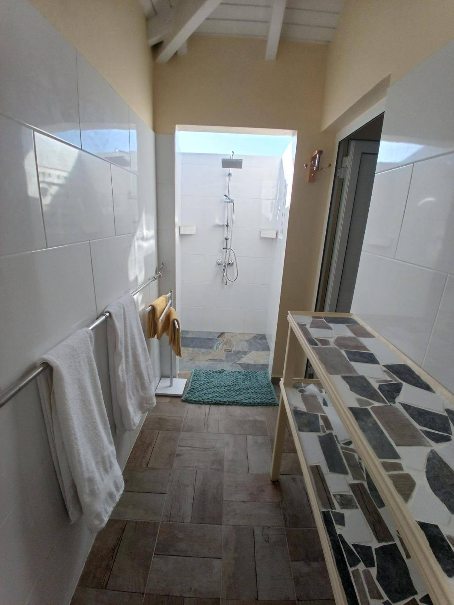 Aux Colibris Amoureux : Loft De Standing Avec Vue Mer Grand-Bourg  ภายนอก รูปภาพ